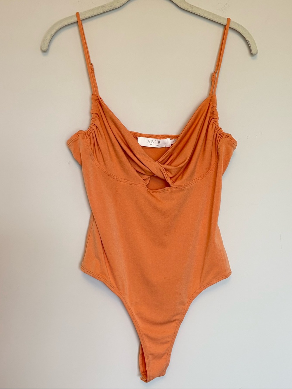 ASTR The Label Peach Twist Front Bodysuit Ruched Strappy Thong Back Size L